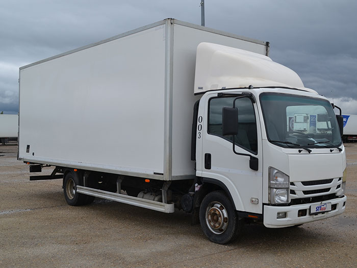 Грузовик изотермический Isuzu Elf